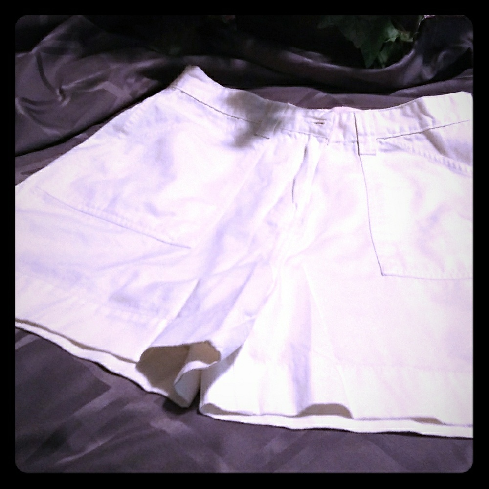 Bill Blass ladies shorts